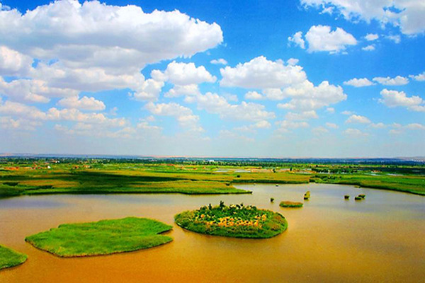 mingcui lake national wetland park.jpg